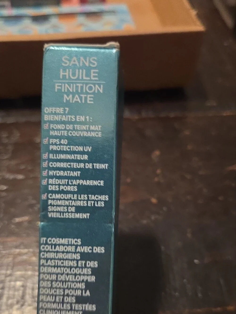 it cosmetics CC+ Oil-Free Matte Cream Concealer In DEEP NIB